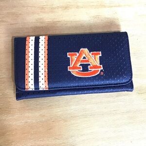 Gameday Outfitters Womens Auburn University Athletic Mesh Foldover Flap Wallet